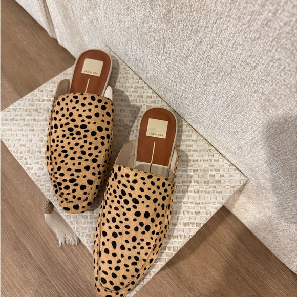 Dolce Vita Brie Cheetah-Print Slip-On Mules in Tan and Black - Picture 2 of 5